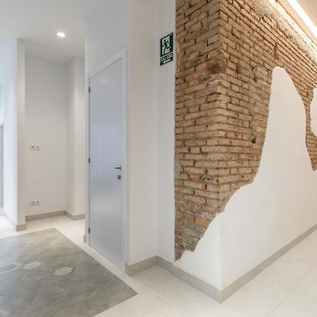 Apt With Antique Floor & Lots Of Sun Light Валенсія Екстер'єр фото